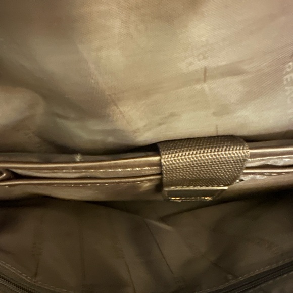 (NWT) Kenneth Cole Reaction Messenger bag - Picture 7 of 7